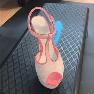 Aldo peep toe heel